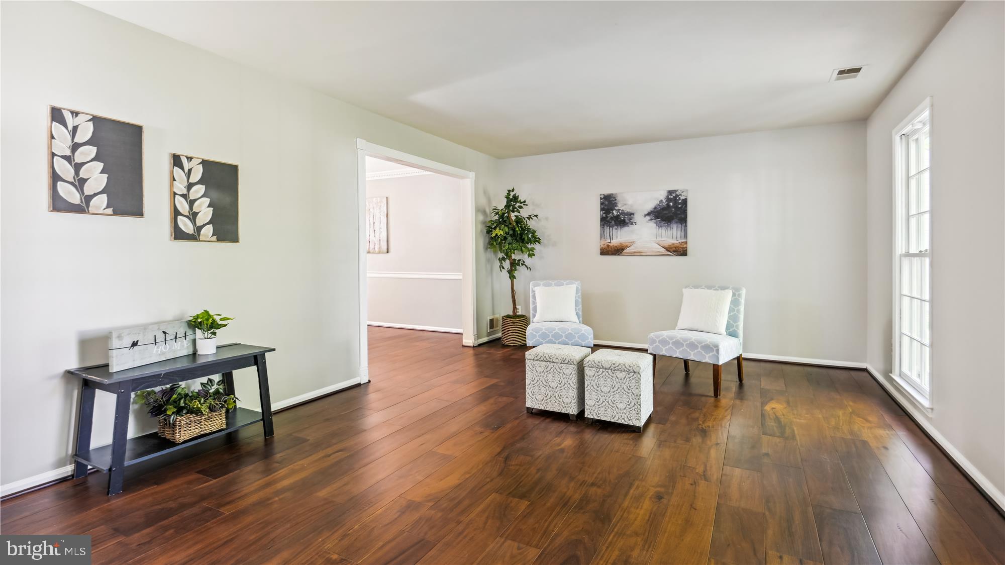 115 Hamilton Road Sterling, VA 20165 - Photo 4 of 30 Spacious formal living room