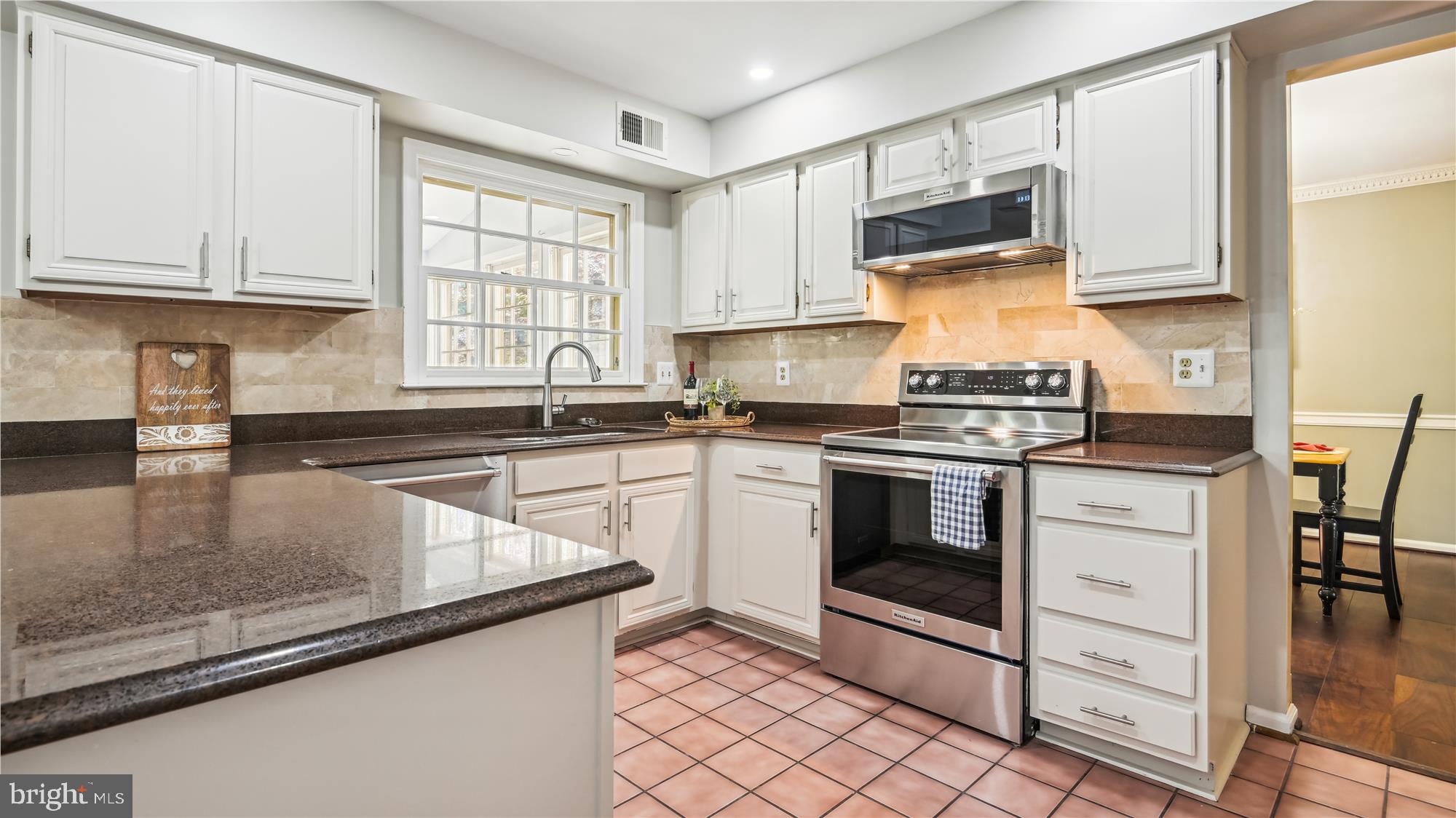 115 Hamilton Road Sterling, VA 20165 - Photo 6 of 30 Updated kitchen