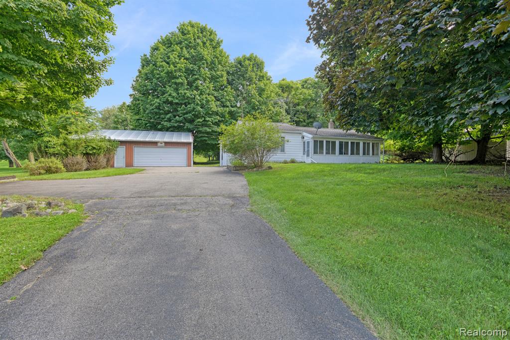 404 Jayne Road Fenton, MI 48430 - Photo 1 of 18 Gallery Image 1