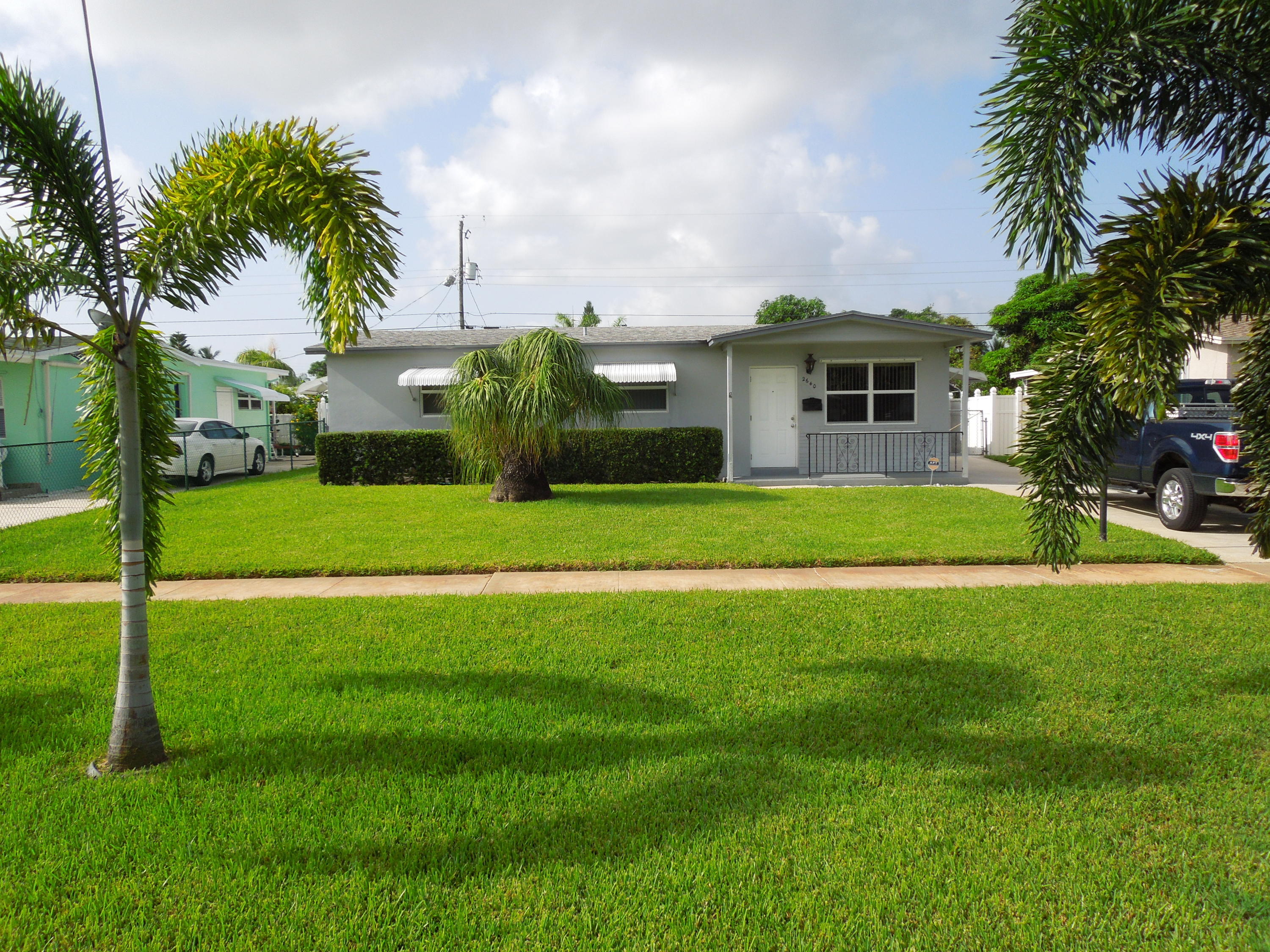 2640 Bridgeman Road West Palm Beach, FL 33409 - Photo 1 of 17 001
