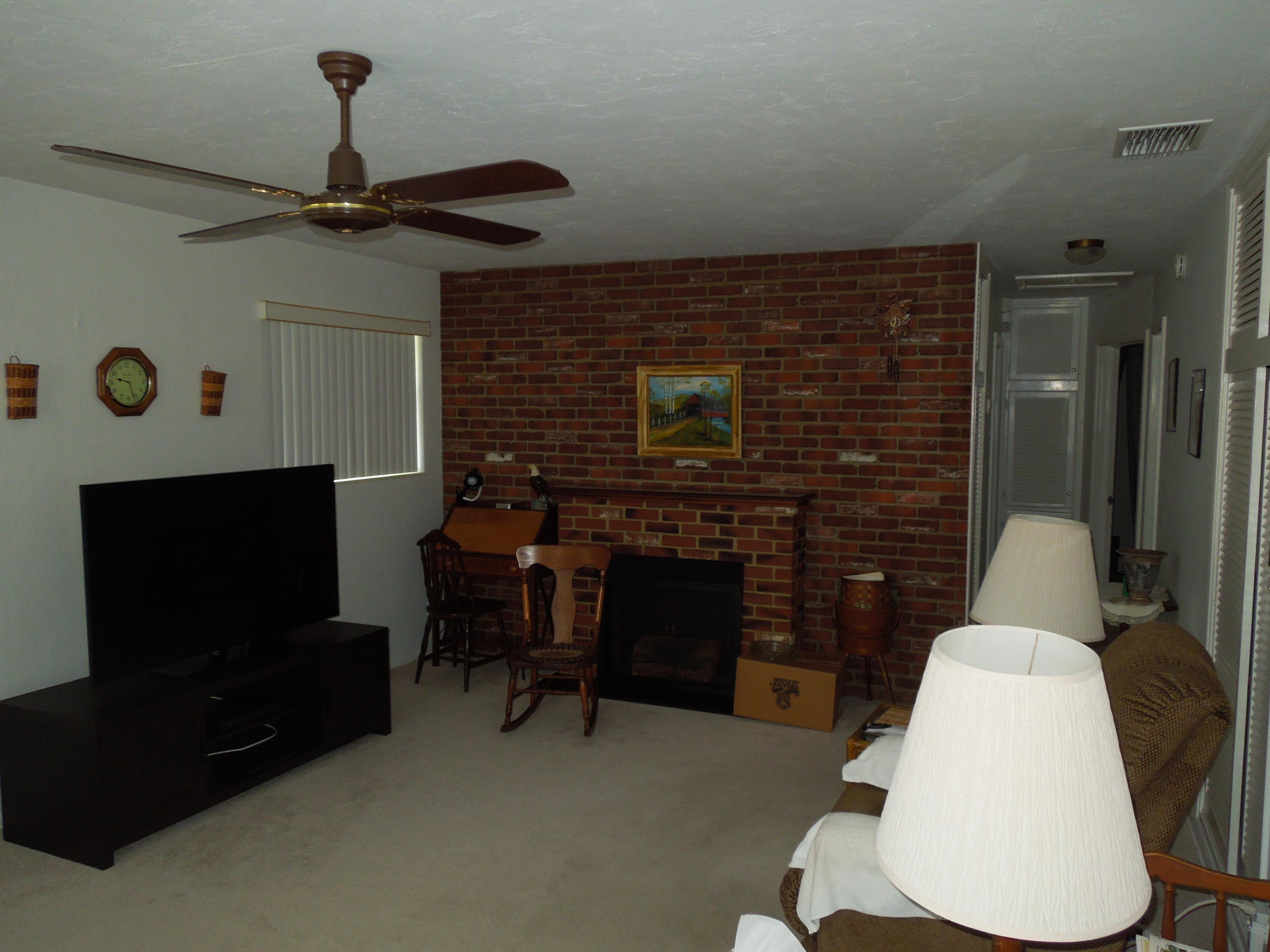 2640 Bridgeman Road West Palm Beach, FL 33409 - Photo 3 of 17 003