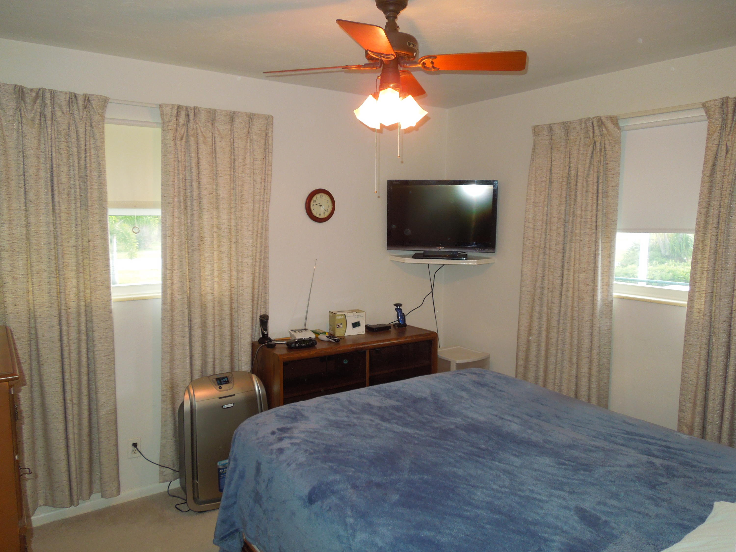 2640 Bridgeman Road West Palm Beach, FL 33409 - Photo 10 of 17 010