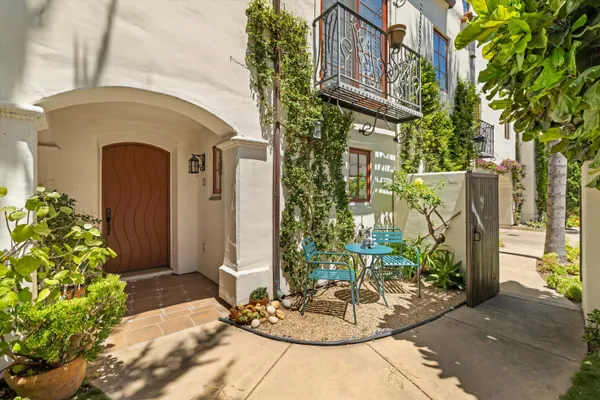 $1,299,000 | 218 Santa Barbara Street, Unit B, Santa Barbara, CA 93101