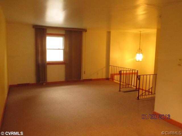 7903 Lycoming Road Henrico, VA 23229 - Photo 3 of 10 Living Room