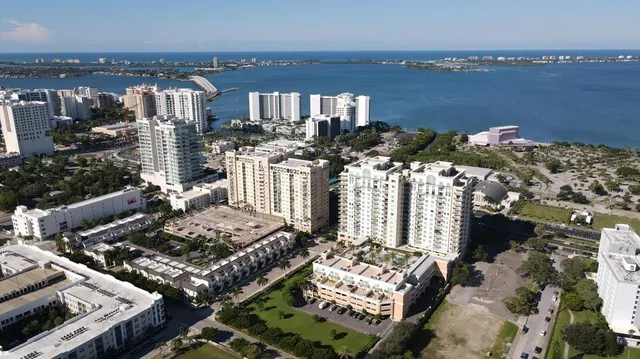 $465,000 | 800 North Tamiami Trail, Unit 604, Sarasota, FL 34236