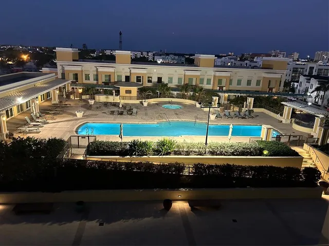 $465,000 | 800 North Tamiami Trail, Unit 604, Sarasota, FL 34236