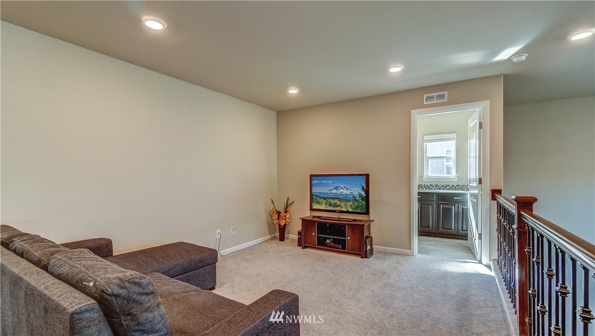18704 40th Avenue Southeast Bothell, WA 98012 - Photo 13 of 25 Gallery Image 13
