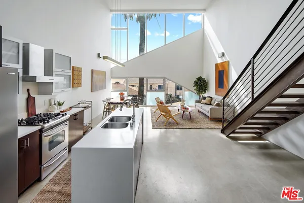 $799,995 | 803 Wilcox Avenue, Unit 10, Los Angeles, CA 90038