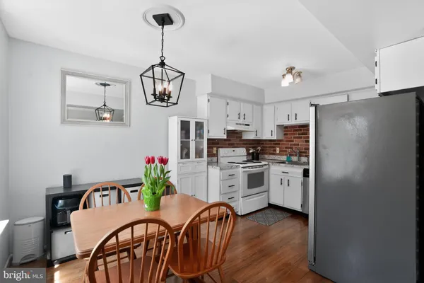 $224,900 | 5200 Hilltop Drive, Unit 470, Brookhaven, PA 19015