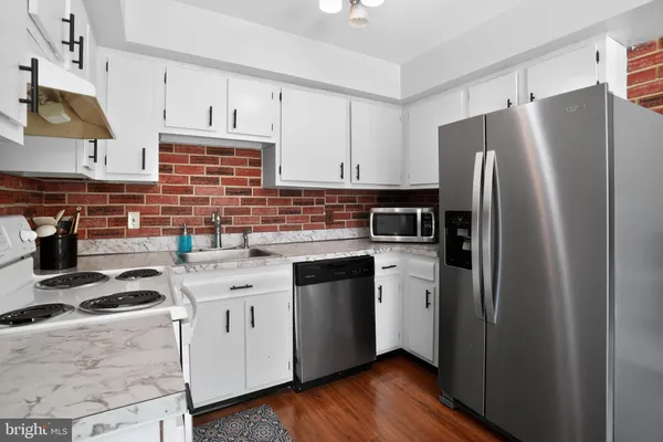 $224,900 | 5200 Hilltop Drive, Unit 470, Brookhaven, PA 19015