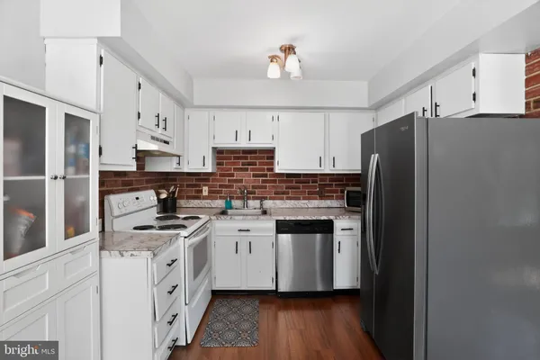 $224,900 | 5200 Hilltop Drive, Unit 470, Brookhaven, PA 19015