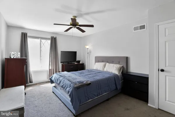 $224,900 | 5200 Hilltop Drive, Unit 470, Brookhaven, PA 19015