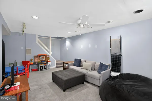 $224,900 | 5200 Hilltop Drive, Unit 470, Brookhaven, PA 19015