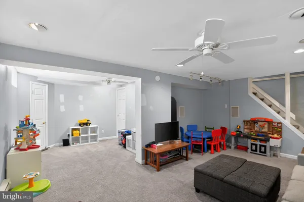 $224,900 | 5200 Hilltop Drive, Unit 470, Brookhaven, PA 19015
