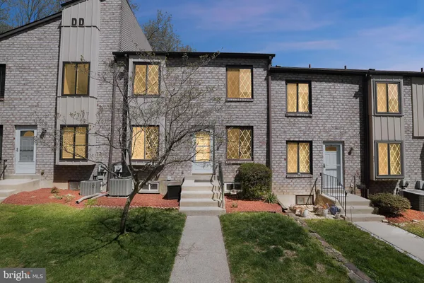 $224,900 | 5200 Hilltop Drive, Unit 470, Brookhaven, PA 19015