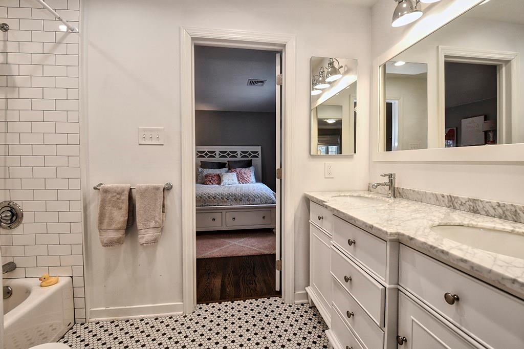 1004 Elmhurst Road Pittsburgh, PA 15215 - Photo 16 of 25 Gallery Image 16