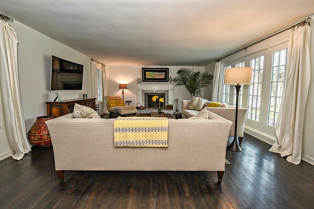 1004 Elmhurst Road Pittsburgh, PA 15215 - Photo 3 of 25 Gallery Image 3