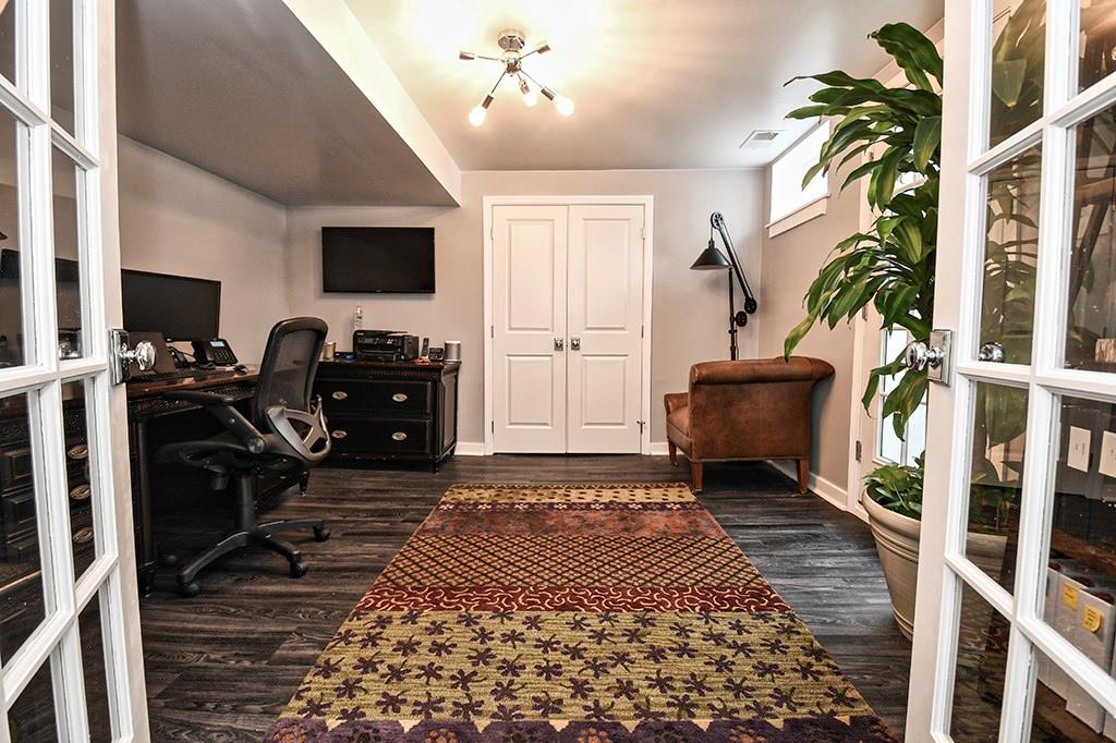 1004 Elmhurst Road Pittsburgh, PA 15215 - Photo 22 of 25 Gallery Image 22