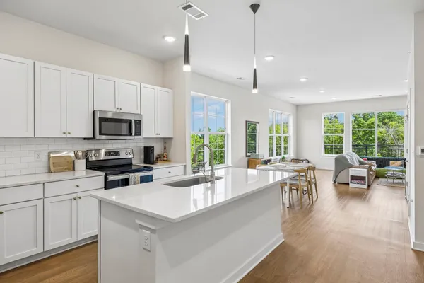 $2,250 | 600 East Trinity Lane, Unit 208, Nashville, TN 37207