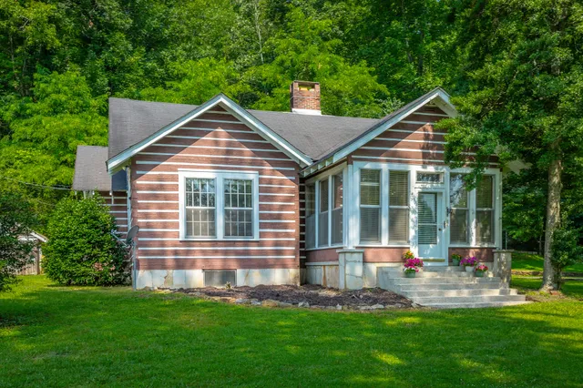 $255,000 | 813 Mimosa Avenue, Jasper, TN 37347