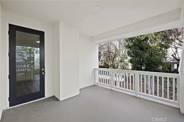 a view of house with a yard