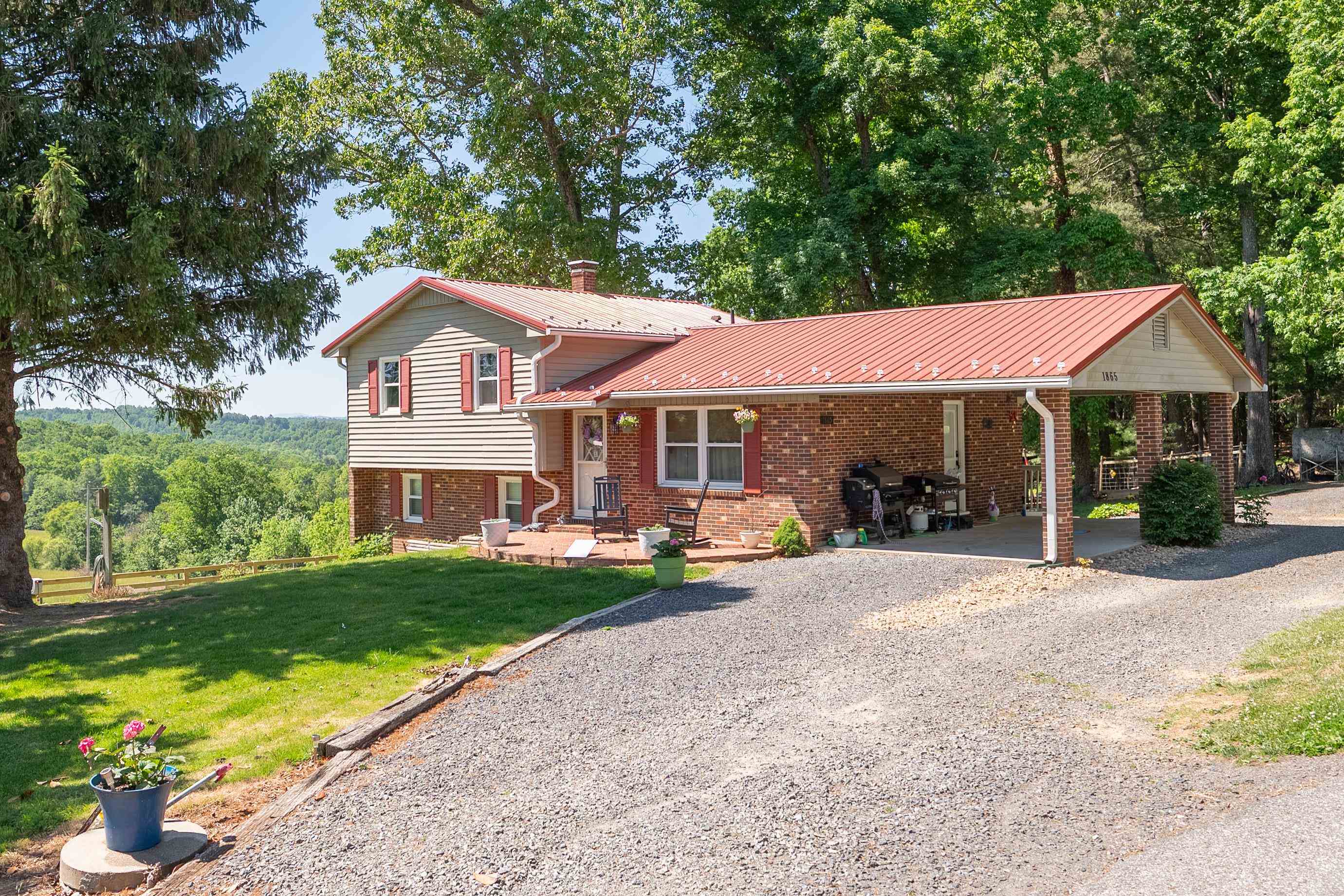 1865 Oak Grove Road Woodlawn, VA 24381 - Photo 5 of 82 Gallery Image 5