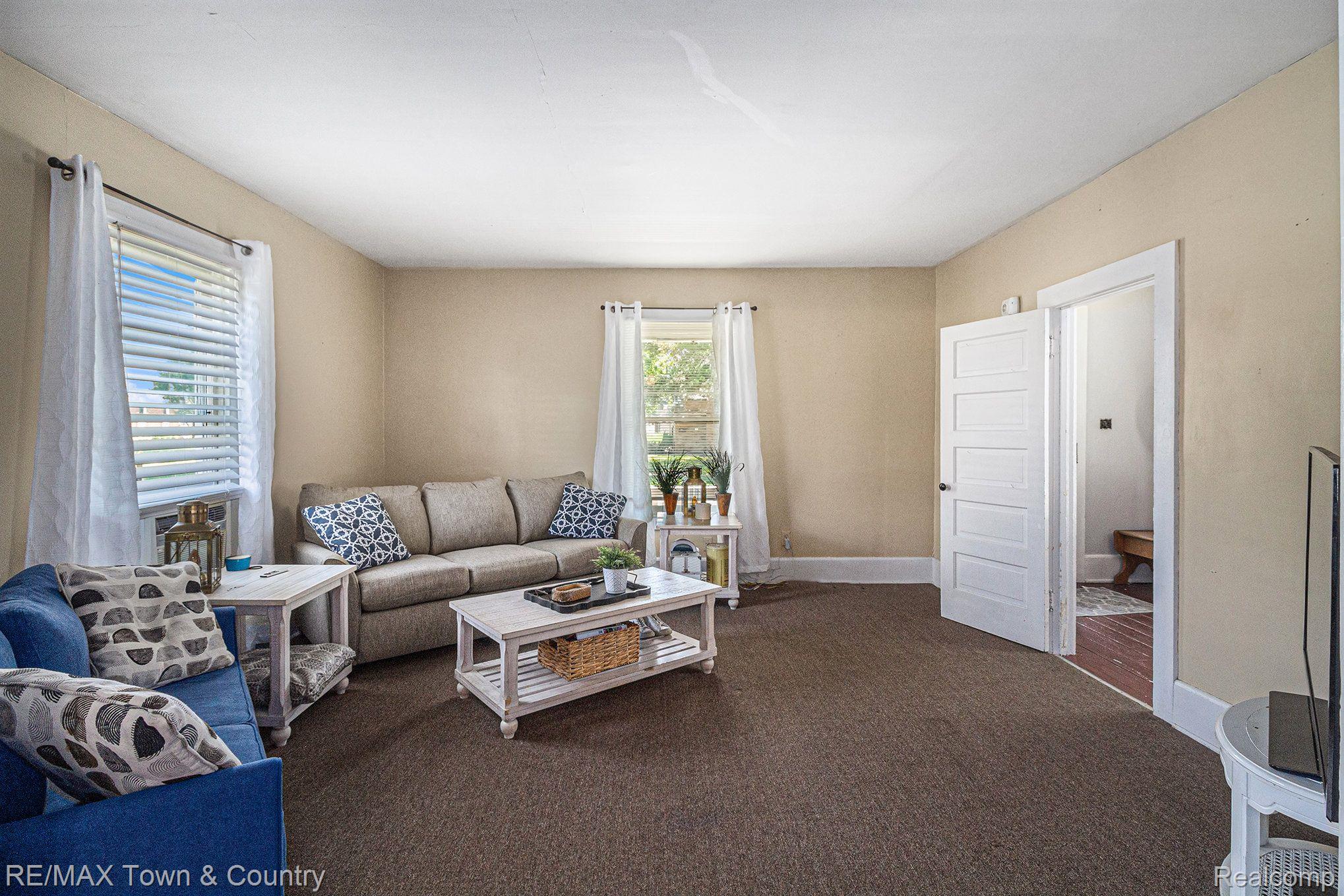112 South McKinley Road Flushing, MI 48433 - Photo 4 of 29
