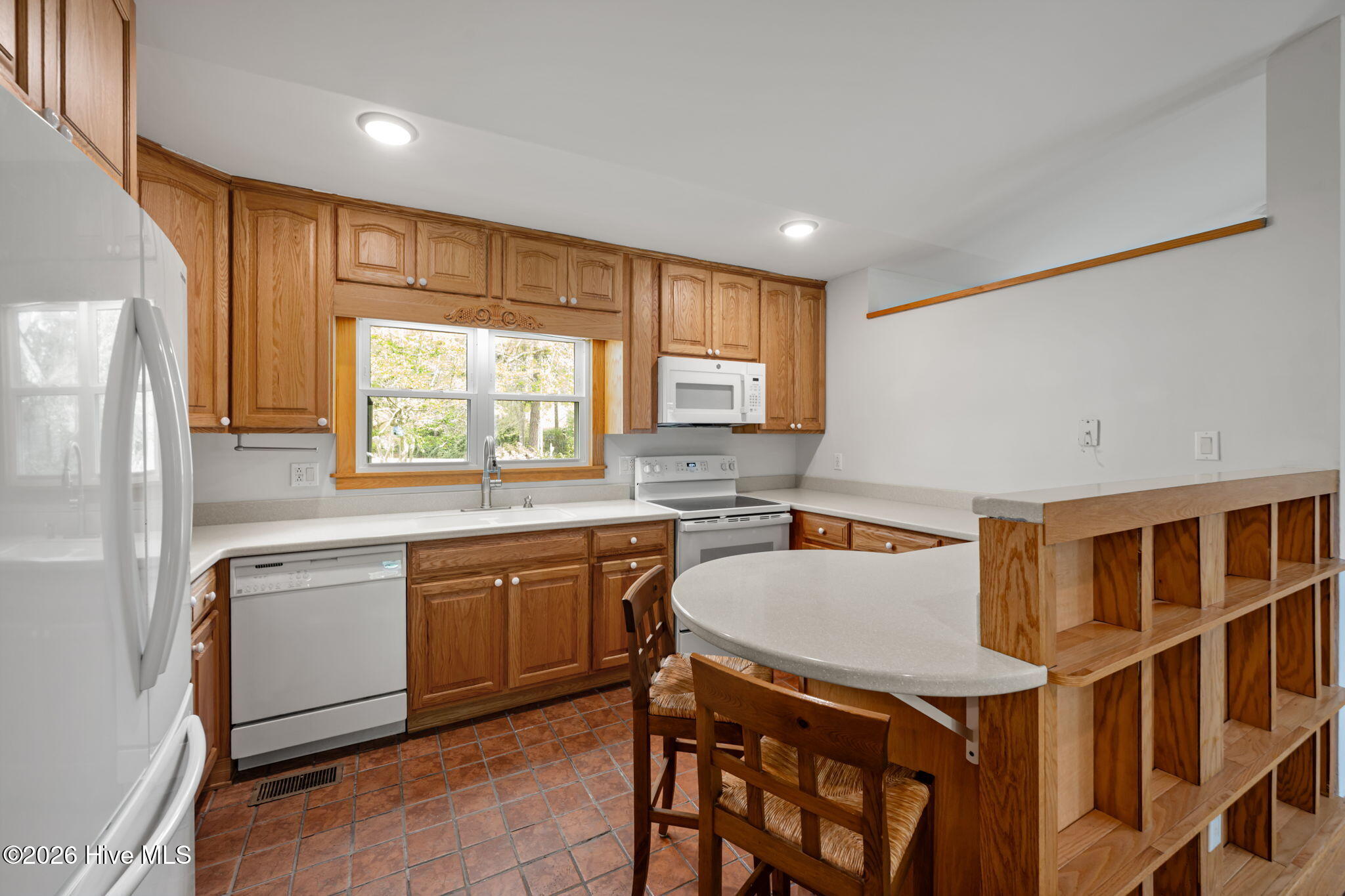 106 Whittaker Point Road Oriental, NC 28571 - Photo 3 of 15 18-web-or-mls-DSC_8818