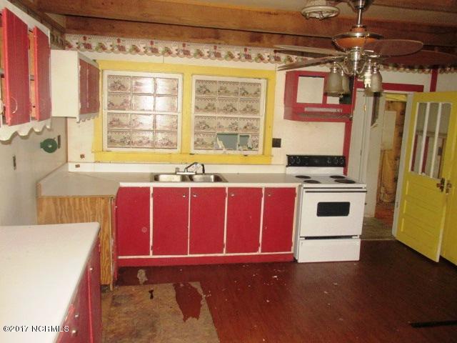 329 Gibbtown Road Merritt, NC 28556 - Photo 2 of 16 329 Gibbtown Kitchen