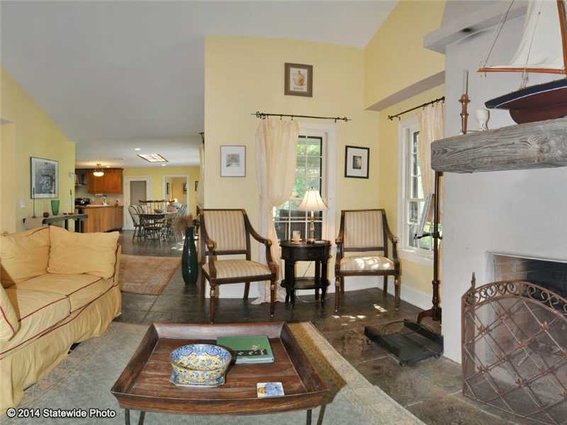 2389 Main Road Tiverton, RI 02878 - Photo 15 of 25 Living Room.