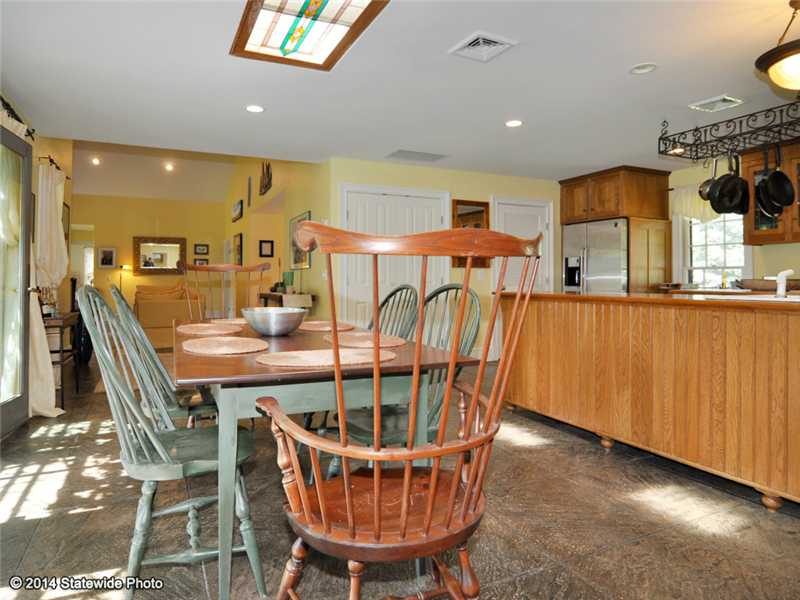 2389 Main Road Tiverton, RI 02878 - Photo 18 of 25 Kitchen.