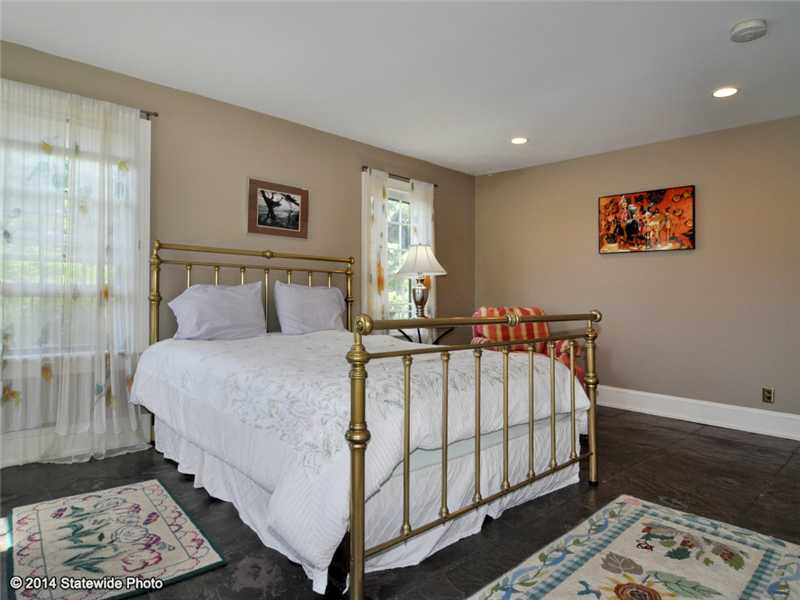 2389 Main Road Tiverton, RI 02878 - Photo 22 of 25 Bedroom.