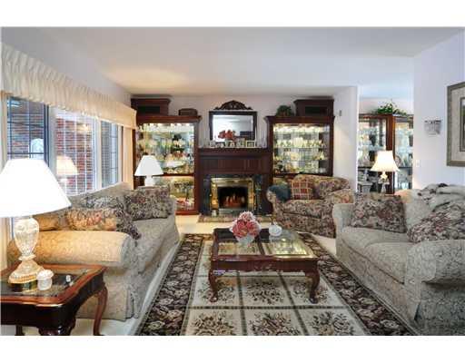 105 Oakville Road Beaver Falls, PA 15010 - Photo 3 of 17 Living Room.
