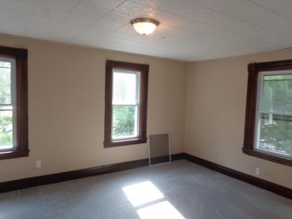20 Monson Avenue Springfield, MA 01109 - Photo 10 of 12 Gallery Image 10