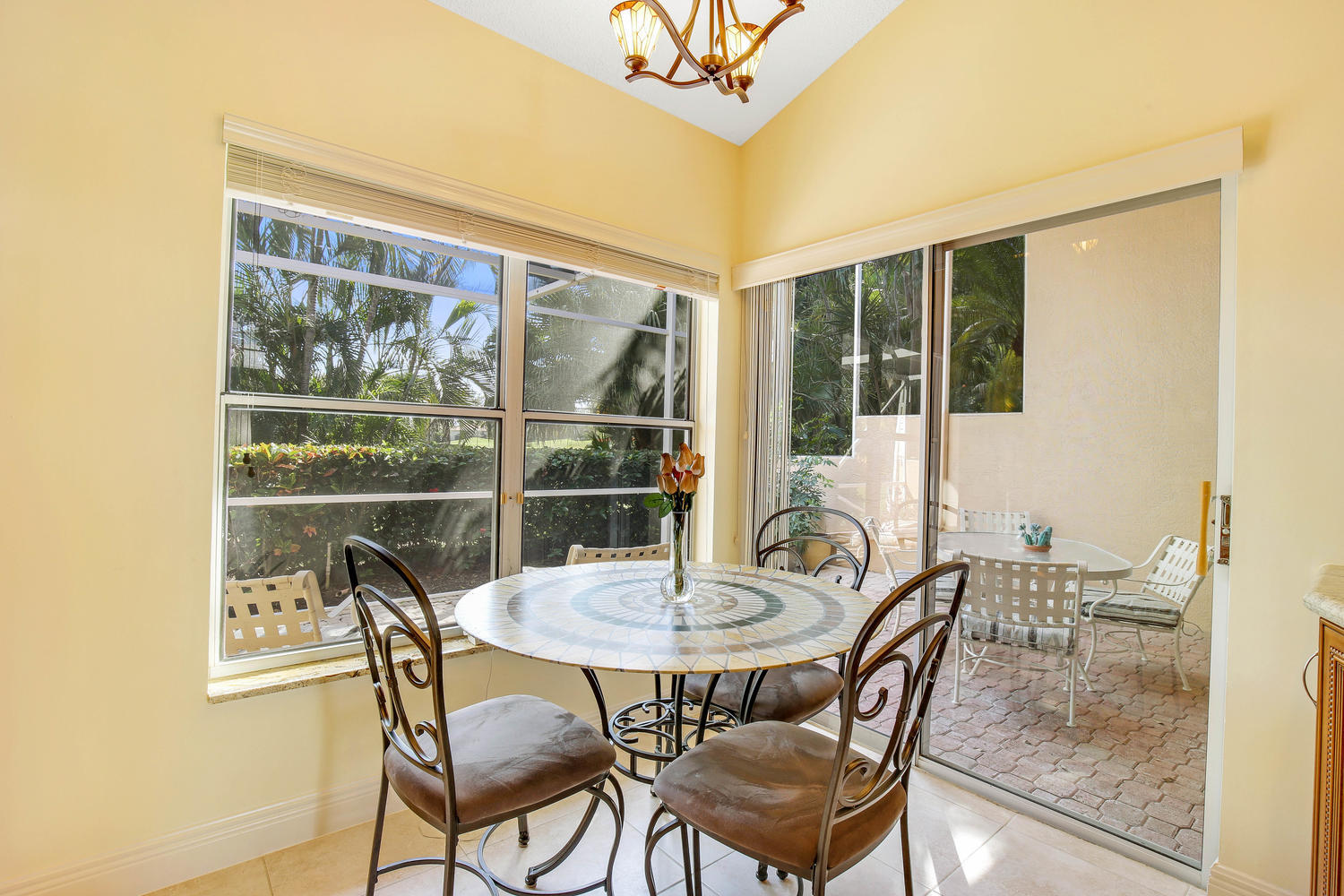 5022 Windsor Parke Drive Boca Raton, FL 33496 - Photo 9 of 20 Breakfast Area in Kitchen