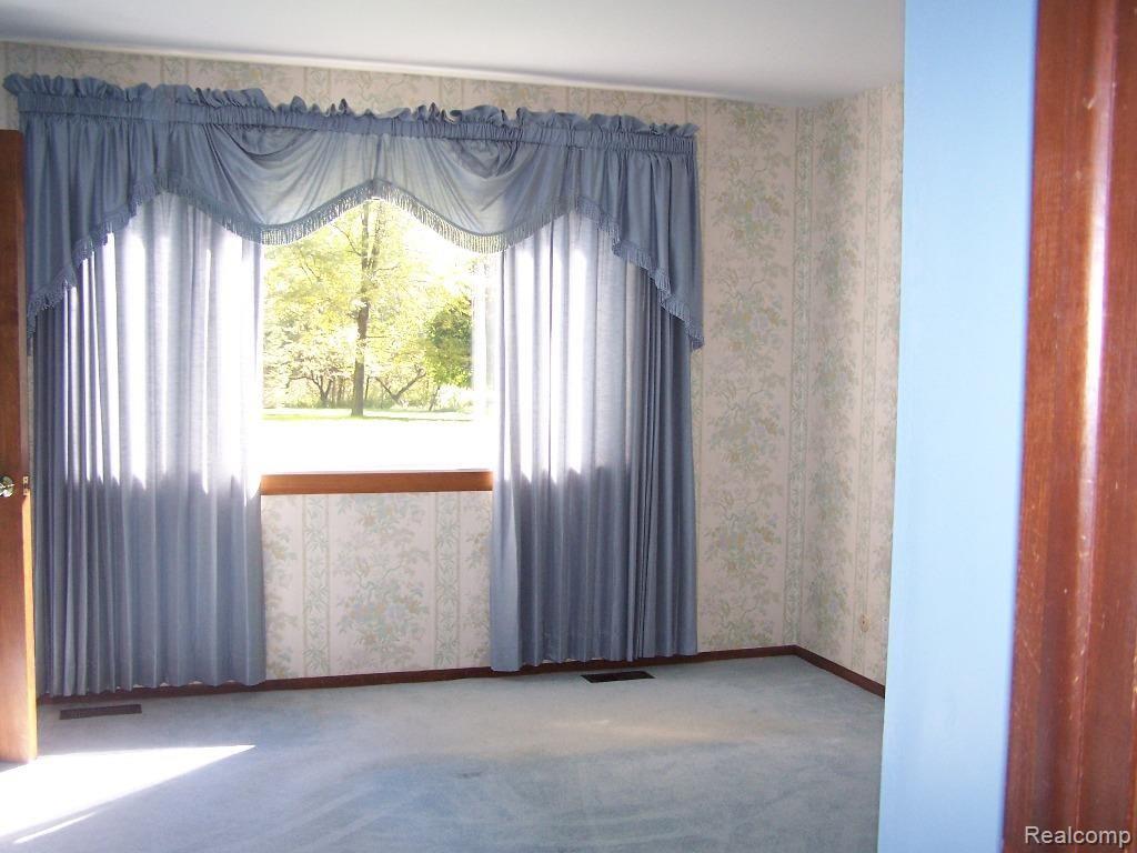 10912 Hibner Road Hartland, MI 48353 - Photo 10 of 21 Hibner 10912 018.jpg