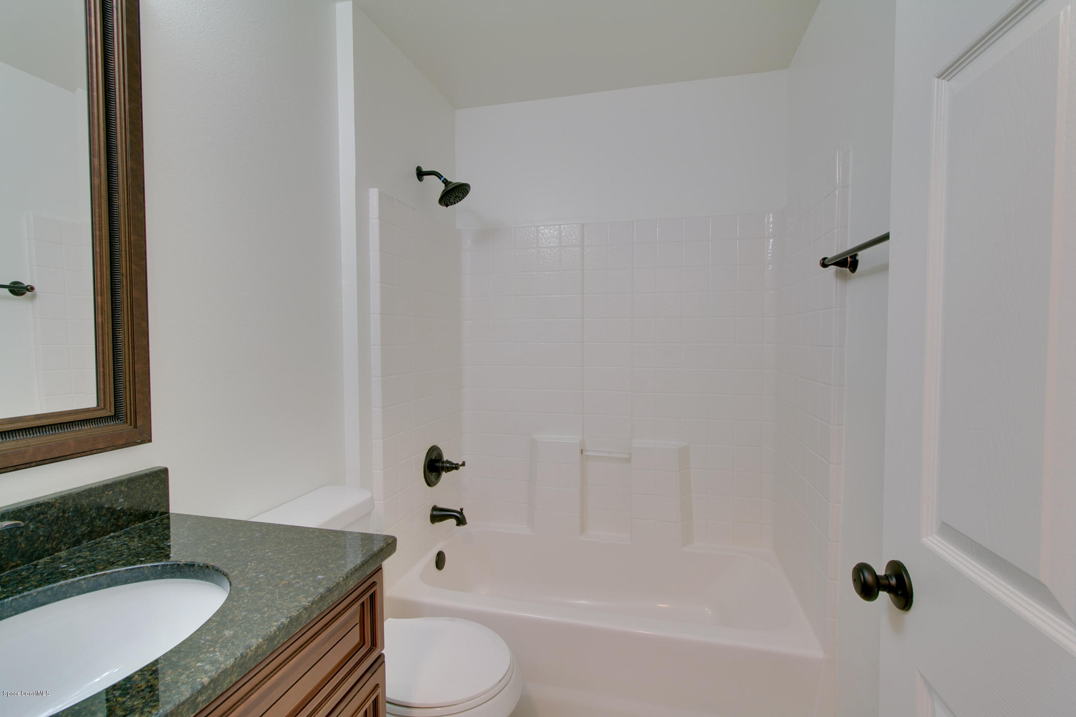 390 Warner Road Southwest Palm Bay, FL 32908 - Photo 23 of 32 Guest Bath