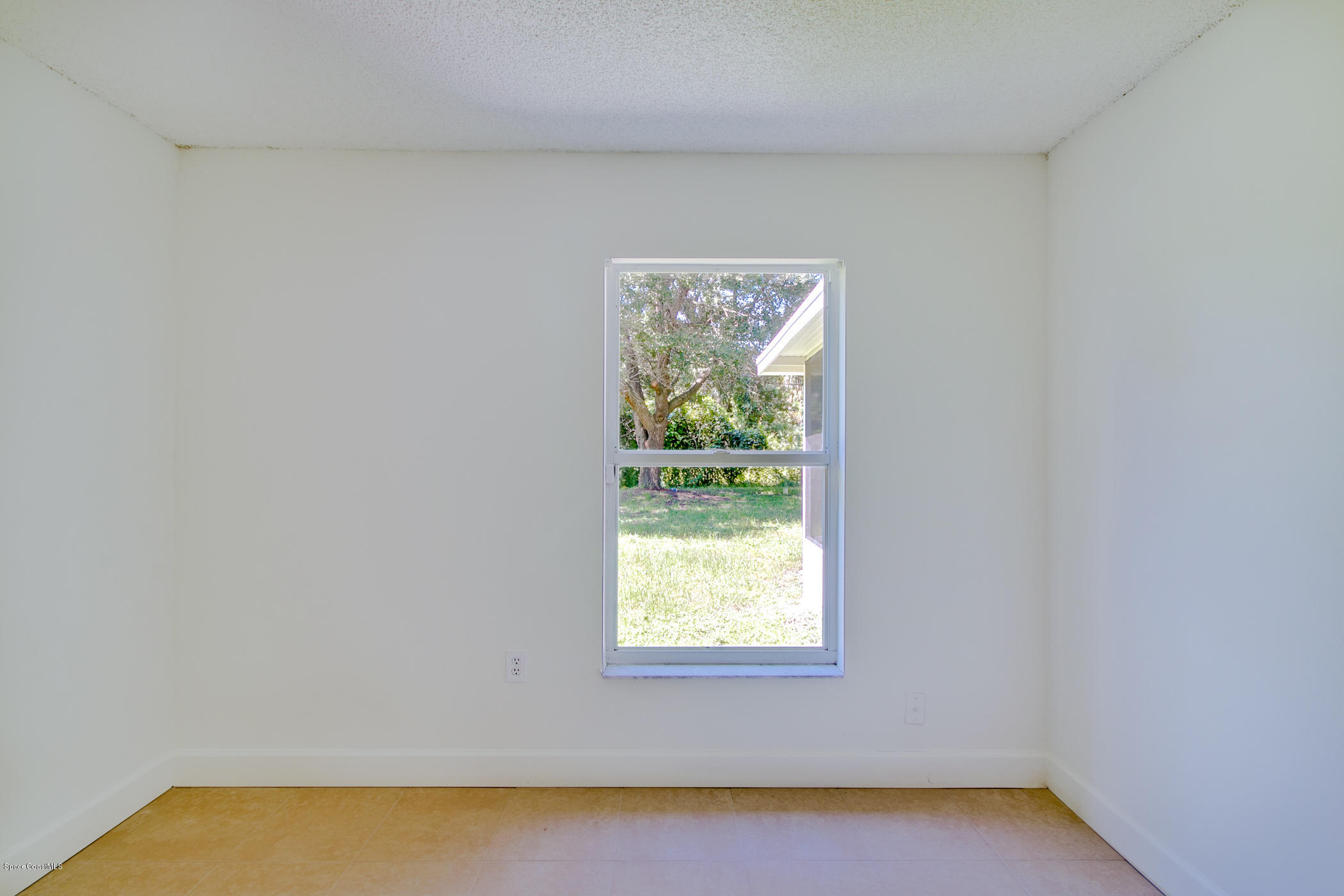 390 Warner Road Southwest Palm Bay, FL 32908 - Photo 27 of 32 Guest Room View 3