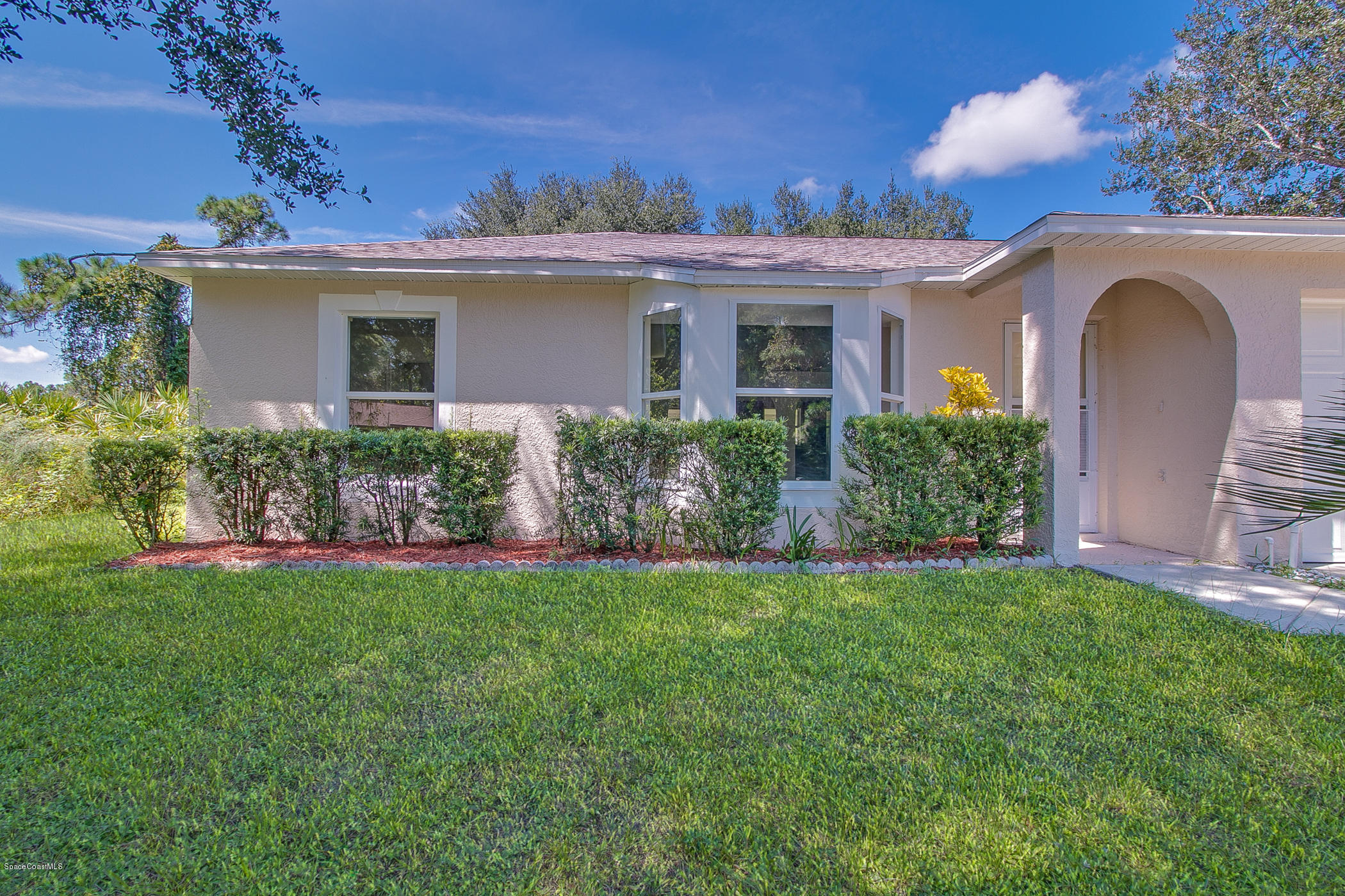 390 Warner Road Southwest Palm Bay, FL 32908 - Photo 4 of 32 Alternate View of Front of Home