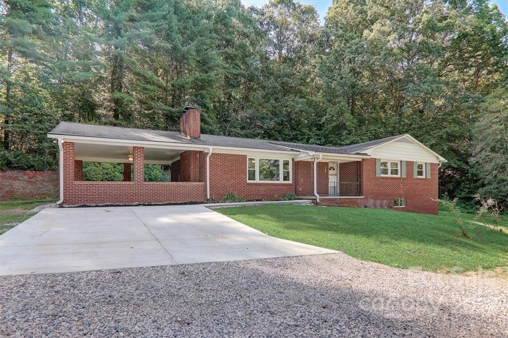 203 Mountain View Road Marion, NC 28752 - Photo 1 of 47 Gallery Image 1