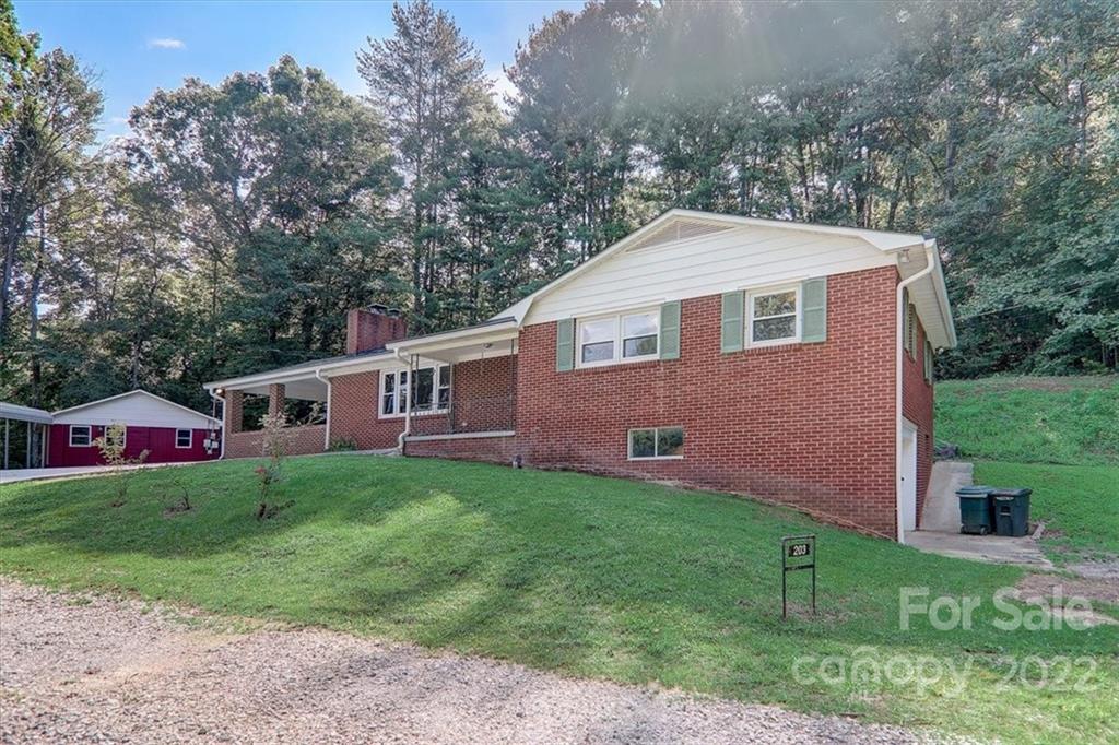 203 Mountain View Road Marion, NC 28752 - Photo 5 of 47 Gallery Image 5