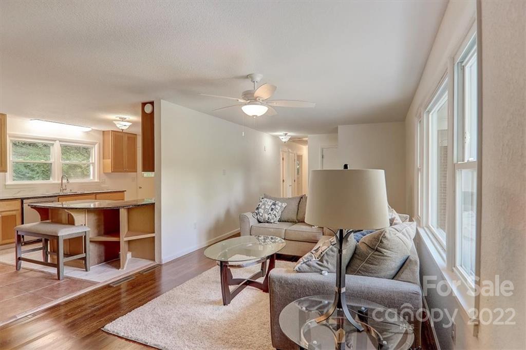 203 Mountain View Road Marion, NC 28752 - Photo 10 of 47 Gallery Image 10