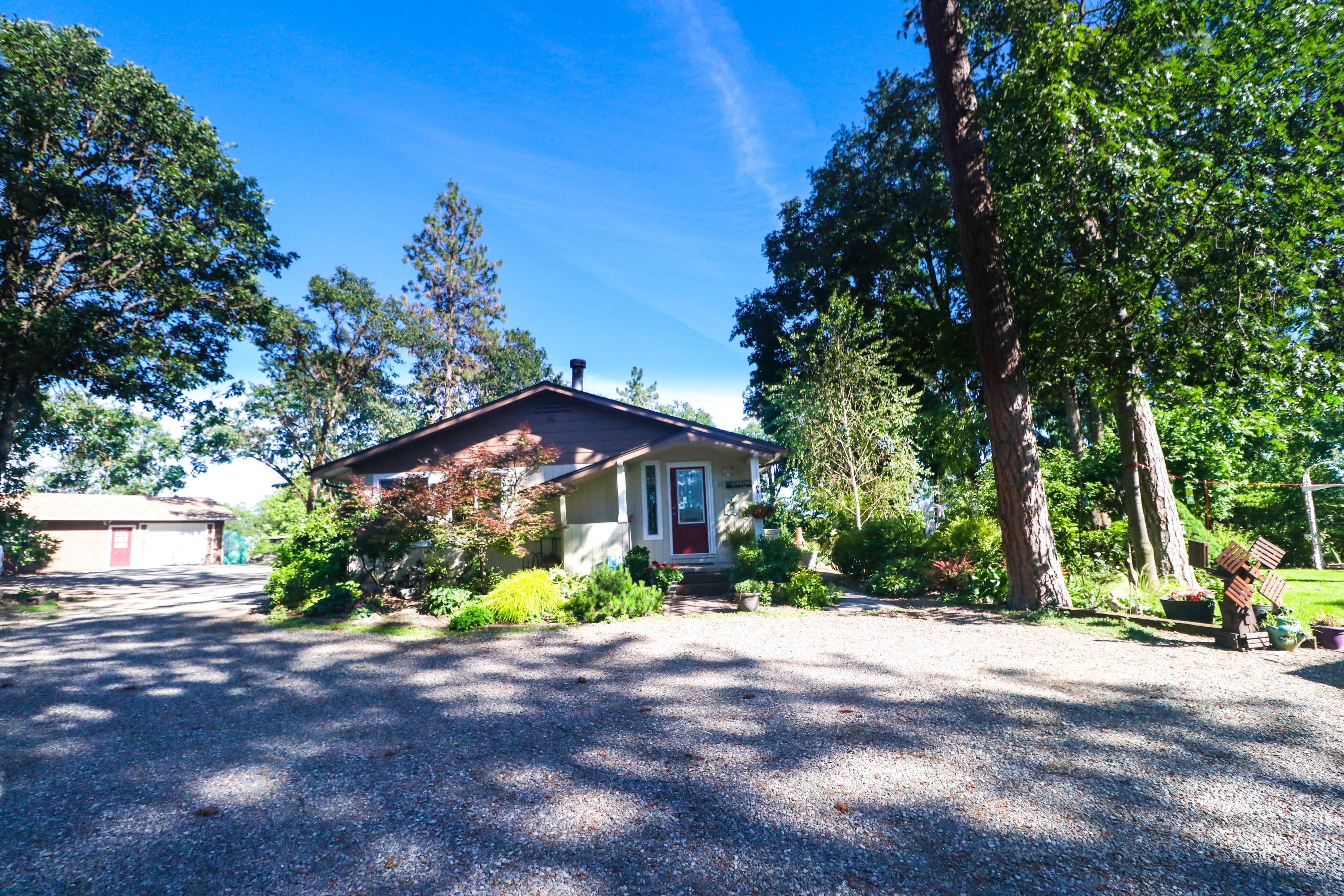 711 Gibbon Road Central Point, OR 97502 - Photo 9 of 30 711 Gibbon Road (9 of 26)