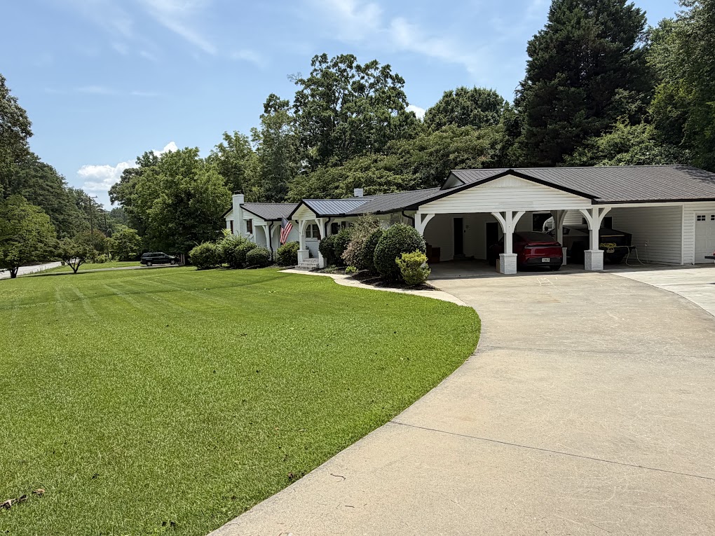 405 Playground Road Walhalla, SC 29691 - Photo 4 of 37