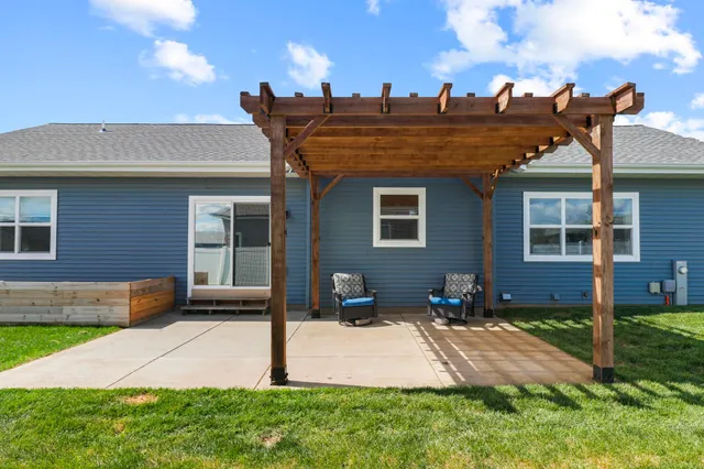 $550,000 | 162 Chickadee Lane, Sauk City, WI 53583