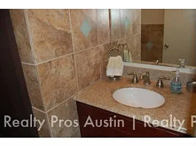 $1,200 | 307 East 31st Street, Unit 101, Austin, TX 78705