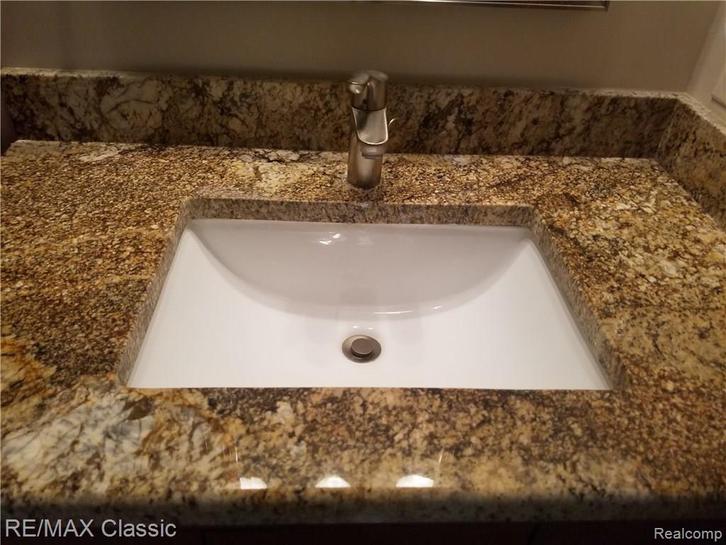 565 Grace Avenue Rochester Hills, MI 48307 - Photo 39 of 55