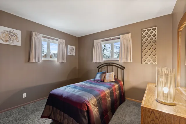 $1,800 | 537-541 North Edgelawn Drive, Unit 537, Aurora, IL 60506