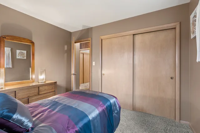 $1,800 | 537-541 North Edgelawn Drive, Unit 537, Aurora, IL 60506