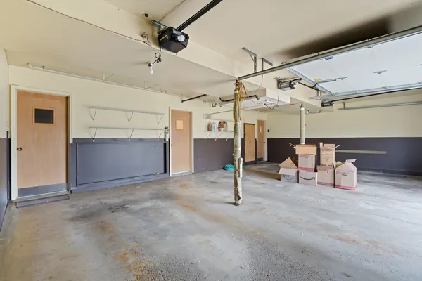 $1,800 | 537-541 North Edgelawn Drive, Unit 537, Aurora, IL 60506